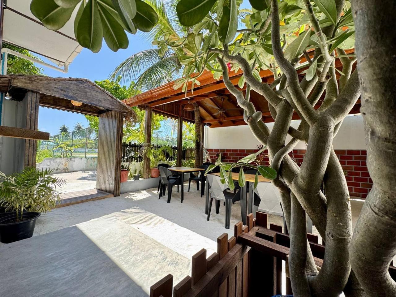 Hotel Seascape Retreats Dhigurah à Dhigurah  Extérieur photo